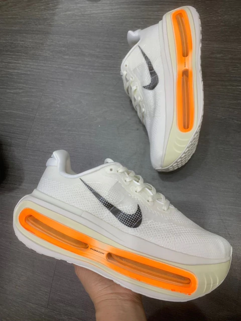 NIKE VOMERO PREMIUM - comprar online