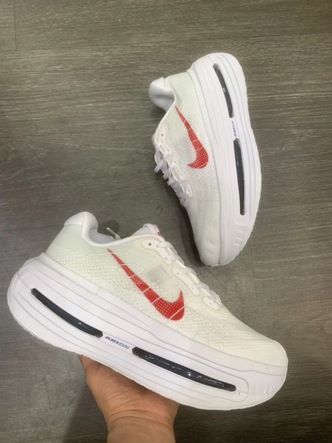 NIKE VOMERO PREMIUM - comprar online