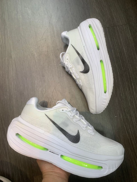 NIKE VOMERO PREMIUM - comprar online