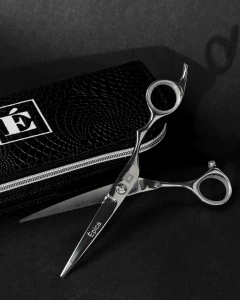 TIJERA 6 PULGADAS CON SERUM DE REGALO en internet