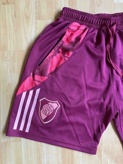 SHORT RIVER PLATE BERMUDA CON CIERRE ENTRENAMIENTO BORDO 2025 - comprar online