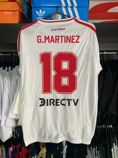 CAMISETA RIVER PLATE PITY MARTINEZ TITULAR MANGA CORTA 2025