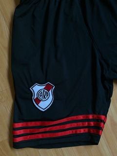 SHORT RIVER PLATE RETRO BERMUDA CON CIERRE - comprar online