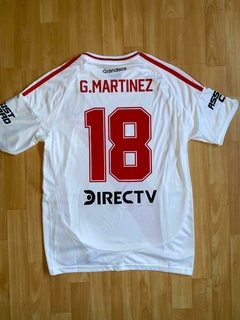 CAMISETA RIVER PLATE PITY MARTINEZ TITULAR MANGA CORTA 2025
