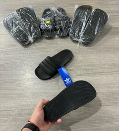 OJOTAS ADIDAS ADILETTE NEGRAS PREMIUM en internet