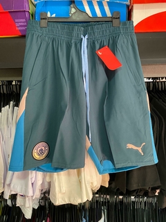 SHORT BERMUDA MICROFIBRA CON CIERRE MANCHESTER CITY INGLATERRA CELESTE - comprar online