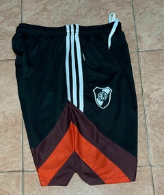 SHORT BERMUDA RIVER PLATE CON BOLSILLOS NEGRA NUEVA 2025 CALIDAD PREMIUM - comprar online