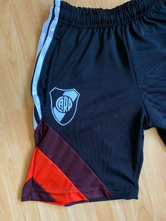 SHORT BERMUDA RIVER PLATE CON BOLSILLOS NEGRA NUEVA 2025 CALIDAD PREMIUM - comprar online