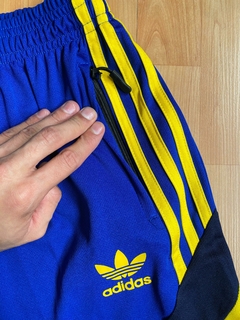 SHORT BOCA JUNIORS BERMUDA CON CIERRE BORDADO en internet