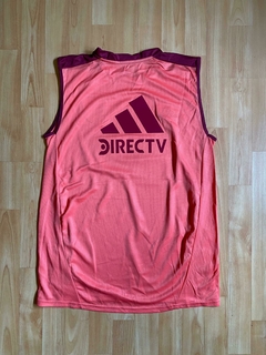 MUSCULOSA RIVER PLATE ENTRENAMIENTO SALMON MANGAS BORDO NUEVA - comprar online