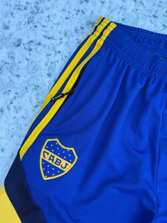 SHORT BOCA JUNIORS BERMUDA CON CIERRE BORDADO - tienda online