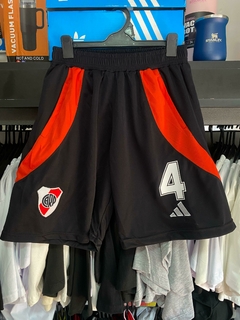 SHORT BERMUDA CON CIERRE GONZALO MONTIEL RIVER PLATE CON NUMERO TITULAR 2025 - comprar online