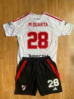 CONJUNTO RIVER PLATE CAMISETA TITULAR Y SHORT CON BOLSILLOS Y CIERRE MARTINEZ QUARTA NUEVO 2025 en internet