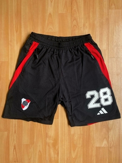 SHORT BERMUDA CON CIERRE MARTINEZ QUARTA RIVER PLATE CON NUMERO TITULAR 2025 - comprar online