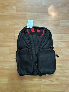 0892 MOCHILA IMPORTADA G5 NEGRO CON ROJO - FAQ INDUMENTARIA