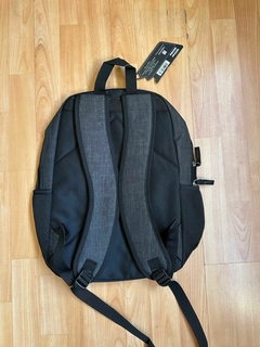 2033 MOCHILA IMPORTADA G5 NEGRO en internet