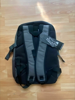 4084 MOCHILA IMPORTADA G5 GRIS en internet