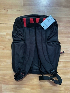 0891 MOCHILA IMPORTADA G5 NEGRO CON ROJO - comprar online
