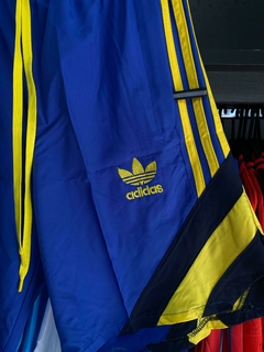 BERMUDA SHORT BOCA JUNIORS MICROFIBRA CON CIERRE BORDADA IMPORTADA en internet