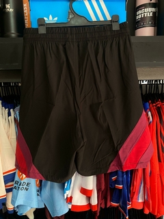BERMUDA SHORT RIVER PLATE MICROFIBRA CON CIERRE BORDADA IMPORTADA - tienda online