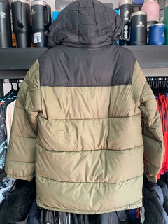 CAMPERA PUFFER INFLABLE THE NORTH FACE IMPORTADA NEGRA CON VERDE OSCURO - FAQ INDUMENTARIA