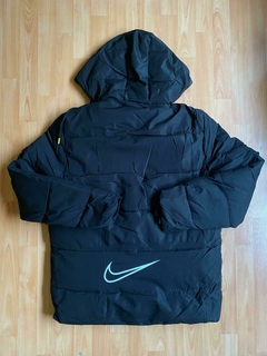 Imagen de CAMPERA NIKE AIR CON POLAR COLOR NEGRO