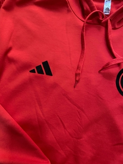 BUZO RIVER PLATE CON CAPUCHA ROJO NUEVO 2025 en internet