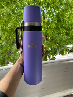 TERMO STANLEY CON BOMBILLA Y TAPA PARA MATE 1 LT COLOR VIOLETA - comprar online
