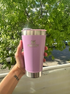 VASO STANLEY CON DESTAPADOR TERMICO LILA - comprar online