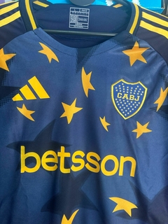 CAMISETA BOCA JUNIORS NUEVA ALTERNATIVA ESTRELLAS 2025 26 - comprar online
