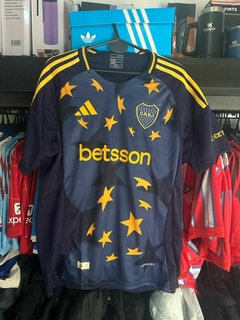 CAMISETA BOCA JUNIORS NUEVA ALTERNATIVA ESTRELLAS 2025 26