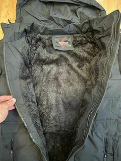 CAMPERA 3/4 INFLABLE POLAR LISA COLOR NEGRO CAPUCHA DESMONTABLE - tienda online