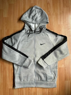 CONJUNTO CAMPERA Y PANTALON NIKE IMPORTADO COLOR GRIS - FAQ INDUMENTARIA