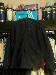 CAMPERA ROMPEVIENTOS IMPERMEABLE COLOR AZUL OSCURO - comprar online