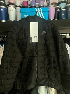 CAMPERA NIKE BASICA CON POLAR LOGO NUEVO - comprar online