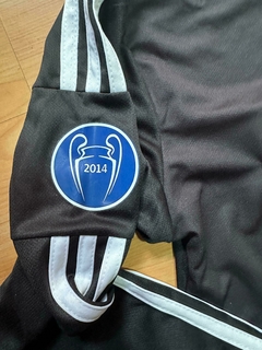 CAMISETA REAL MADRID RETRO CRISTIANO RONALDO NEGRA MANGAS LARGAS