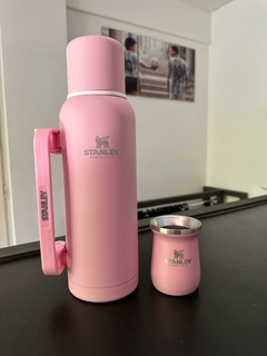 TERMO STANLEY 1 LT CON MATE DE REGALO COLOR ROSA PASTEL 4303 - comprar online