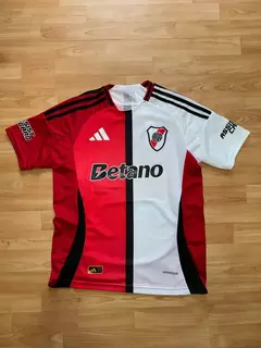 CAMISETA RIVER PLATE DRIUSSI BETANO NUEVO SPONSOR TERCERA ALTERNATIVA NUEVA 2025 - comprar online