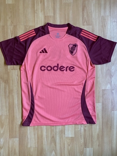 CAMISETA RIVER PLATE ENTRENAMIENTO SALMON 2025