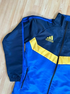 CAMPERA ROMPEVIENTO BOCA JUNIORS ANTHEM 2025 en internet