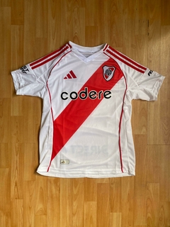CAMISETA RIVER PLATE MARTINEZ QUARTA TITULAR MANGA CORTA 2025 - FAQ INDUMENTARIA