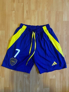 SHORT BERMUDA CON CIERRE ZEBALLOS BOCA JUNIORS CON NUMERO TITULAR 2025