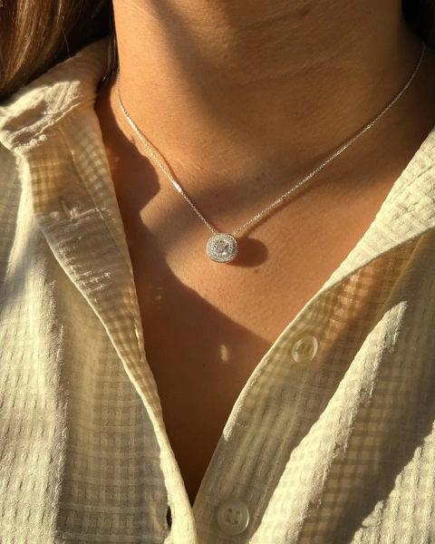 Colar luxo Quadrado cravejado