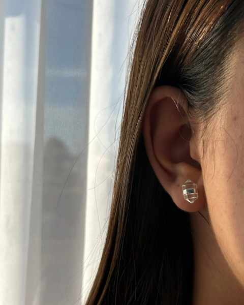 Brinco pedra natural cristal