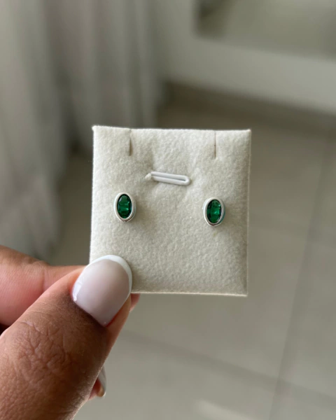 Brinco Irís esmeralda
