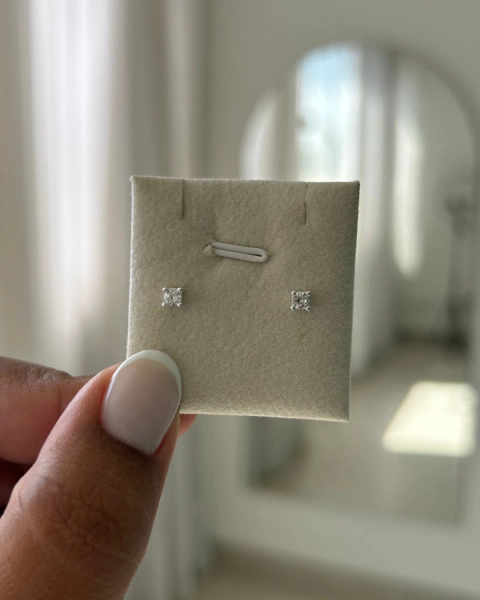 Brinco Cristal ponto de luz 3mm