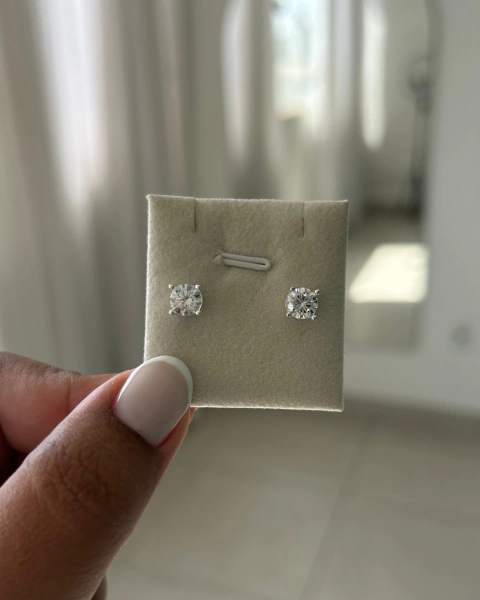 Brinco Cristal ponto de luz 6mm