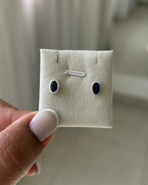 Brinco Irís azul escuro