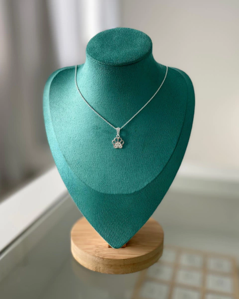 Colar Patinha cravejada