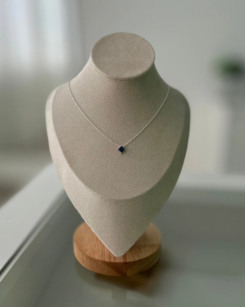 Colar ponto de luz losango Azul escuro